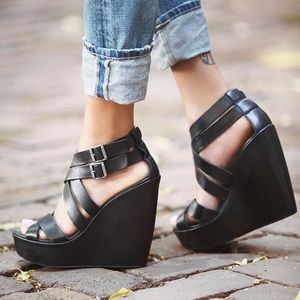 Korkease Black Platform Wedge